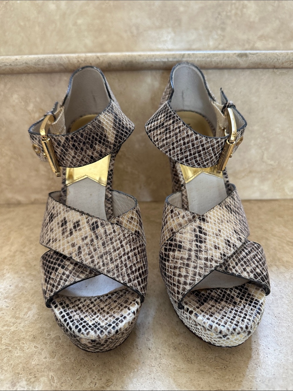 MICHAEL KORS Women’s Snake-Print Platform Sandals Cream & Gold Size 7.5